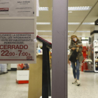 La Generalitat ya dictó que los comercios que abrían 24 horas deben cerrar a las diez de la noche.