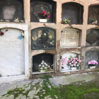 El departament de Santa Cecília, ara en obres, acull des del 1943 les restes de Ricard Viñes, que va demanar ser enterrat al costat de la mare.