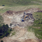 Imatge amb la Ipcena denuncia moviments de terra a la zona de la Peülla, al Pallars Sobirà.