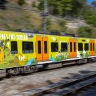 Imatge del tren retolat amb la campanya del Sobirà.