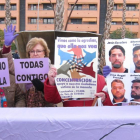 Decenas de mujeres se concentraron en la ciudad de la Justicia de Córdoba en apoyo a la víctima.