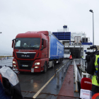Un centenar de camioneros españoles lograron regresar ayer.