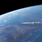 Imagen que el astronauta colgó en Twitter sobre los Pirineos.