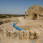 Ja s'han muntat les 34 dovelles de l'arc a terra