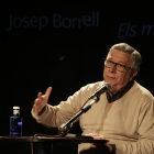 L’escriptor Josep Borrell, en un recital poètic al Cafè del Teatre.