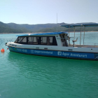 Embarcació elèctrica que ha estat sancionada per Territori per navegar per Mont-rebei.