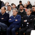 El leridano Jordi Figueras, en el centro de la segunda fila, fue absuelto en la última jornada del juicio.