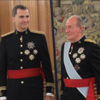 Felip VI i Joan Carles I, en una imatge d’arxiu del 2014.