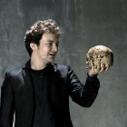 ‘El crédito’, con Carles Hipólito y Luis Merlo, en la ‘teatroteca’ del ministerio de Cultura, y ‘Hamlet’, que puede verse en el Lliure de Barcelona.