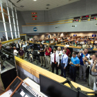 L’astronauta Michael Collins, ahir a la recuperada històrica sala de control de la NASA a Houston.