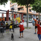 El desfile transcurrió por medio centenar de calles de Lleida y  recibió el cariño de los vecinos y peñistas.