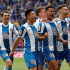 Els jugadors de l’Espanyol celebren un dels gols.