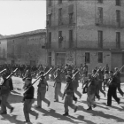 Desfilada de l’Exèrcit Popular de la República pels carrers de Linyola la tardor del 1938.