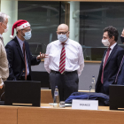 Els ambaixadors davant de la Unió Europea es van reunir el dia 25 fins i tot amb gorros nadalencs.
