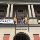La Diputació de Lleida penja una pancarta en suport als "presos polítics"