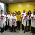 Voluntaris de l’AECC de Lleida visitant l’IRBLleida.