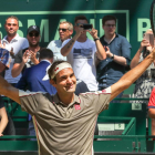 Roger Federer celebra la victòria, ahir al torneig de Halle.