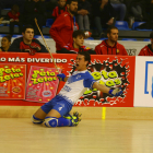 Joan Cañellas celebra el segundo gol del Llista el jueves ante el Reus.