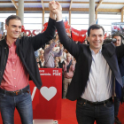 El president del Govern central, Pedro Sánchez, amb el candidat del PSOE a la Xunta, Gonzalo Caballero.