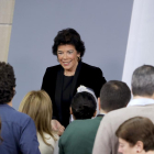 La portavoz del Gobierno en funciones, Isabel Celaá tras la rueda de prensa tras el Consejo de Ministros celebrado en el Palacio de la Moncloa en Madrid este viernes.
