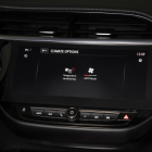 La nova app myOpel permet climatitzar l'interior de l'Opel Corsa-e abans d'accedir al vehicle.