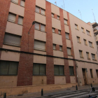 Façana de l’antic convent de les Josefines al carrer Acadèmia.