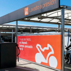 Repsol ha implantant en 25 estacions de serveis de la seua xarxa pròpia Moto Stop, una iniciativa pionera a Espanya.