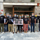 El consell comarcal presentó ayer este proyecto a los alcaldes del Alt Urgell, con camisetas incluidas.