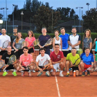 Medio centenar de socios del CT Lleida en los clínics de tenis