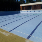 La piscina del CT Urgell buida on ahir van començar els treballs de manteniment.