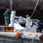 Els investigadors han trobat restes de sang a l’embarcació del pare.