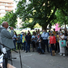 Suport als Cantaires - Lluís Llach es va unir ahir als Cantaires de Ponent, que ahir van celebrar la seua cantada dels dilluns en favor de la llibertat dels presos independentistes i el retorn dels exiliats a la plaça Víctor Siurana, davant el R ...