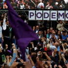 El líder de Podemos, Pablo Iglesias, junto al cofundador del partido Juan Carlos Monedero.