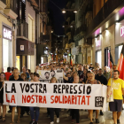 Manifestació de protesta a Lleida per l’empresonament dels set independentistes, ahir a la nit.
