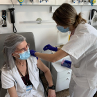 Comença la vacunació contra la Covid entre els sanitaris de Lleida