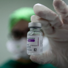 Una investigación indica que la protección de la vacuna disminuye en seis meses