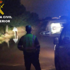 La Guardia Civil durante el rescate de tres personas en Sagunto.