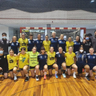 Los equipos séniors femeninos de Associació y Pardinyes, el pasado lunes antes de entrenar.