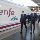 Puig, Sánchez i Ábalos, ahir, durant la inauguració d’un tram de l’AVE entre Madrid i Múrcia.