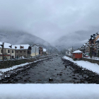 Vista de Bossòst y del río Garona ayer.