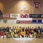 Al final del torneo, todos los participantes se hicieron la foto de familia en el pabellón del Sícoris Club.