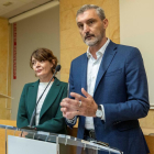 Los dos exlíderes de Podemos en Murcia, Óscar Urralburu y María Giménez, ayer.