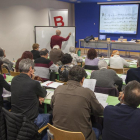 Imagen de la primera sesión, celebrada ayer en la biblioteca. 