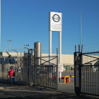 La entrada de la planta que Nissan tiene en la Zona Franca.