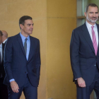 Felipe VI, Pedro Sánchez y Quim Torra durante la jornada inaugural del congreso de móviles en Barcelona