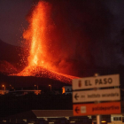 El volcà de Cumbre Vieja es troba en una fase explosiva extrema i s’ha obert una nova boca d’erupció.