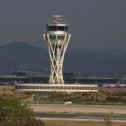 La torre de control de l'aeroport del Prat.