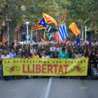 Miles de personas se manifestaron ayer en Sabadell para exigir la libertad de los CDR detenidos.