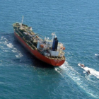 Imagen del petrolero surcoreano apresado por Irán.