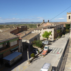 Un envelliment que va a més - L’envelliment és el principal problema demogràfic de les comarques de Lleida i una de les més afectades és les Garrigues, on 16 dels 24 pobles tenen dos treballadors per cada jubilat, com a Arbeca (a la imatge).